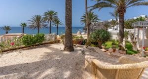Villa indipendente fronte mare con piscina privata in vendita a Playa del Aguila zona Maspalomas in Gran Canaria