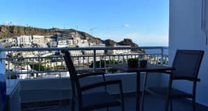 appartamento con terrazza vista mare a puerto rico in gran canaria nel complesso tindaya in calle tasartico 11